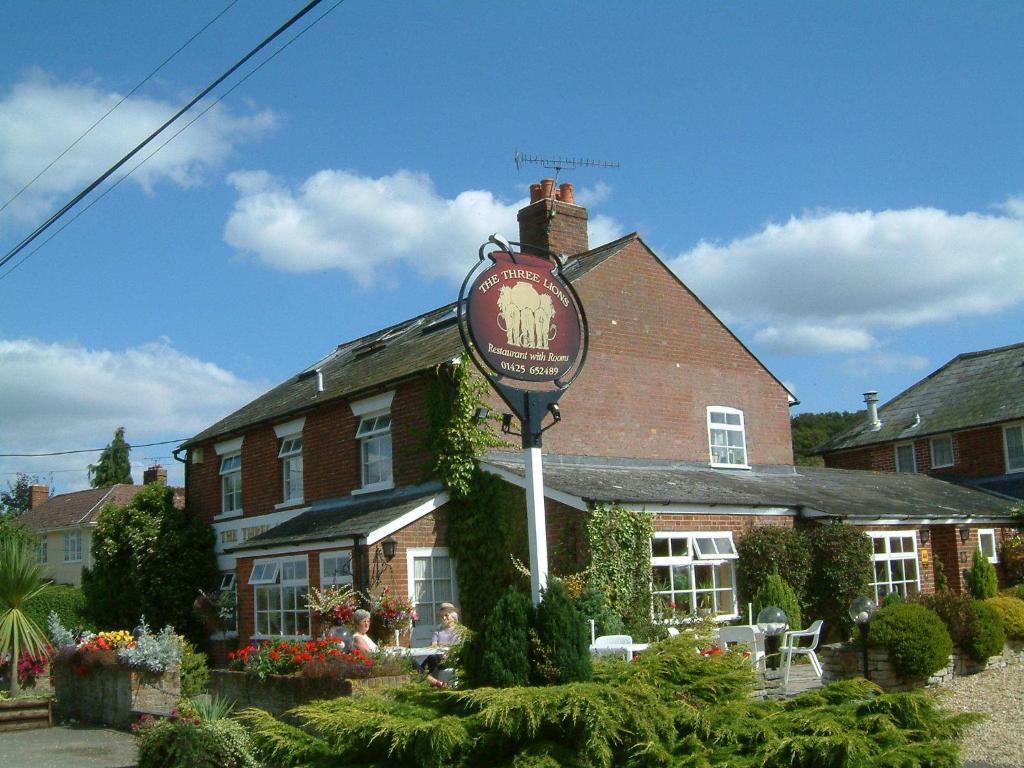 The Three Lions Hotel Fordingbridge Esterno foto